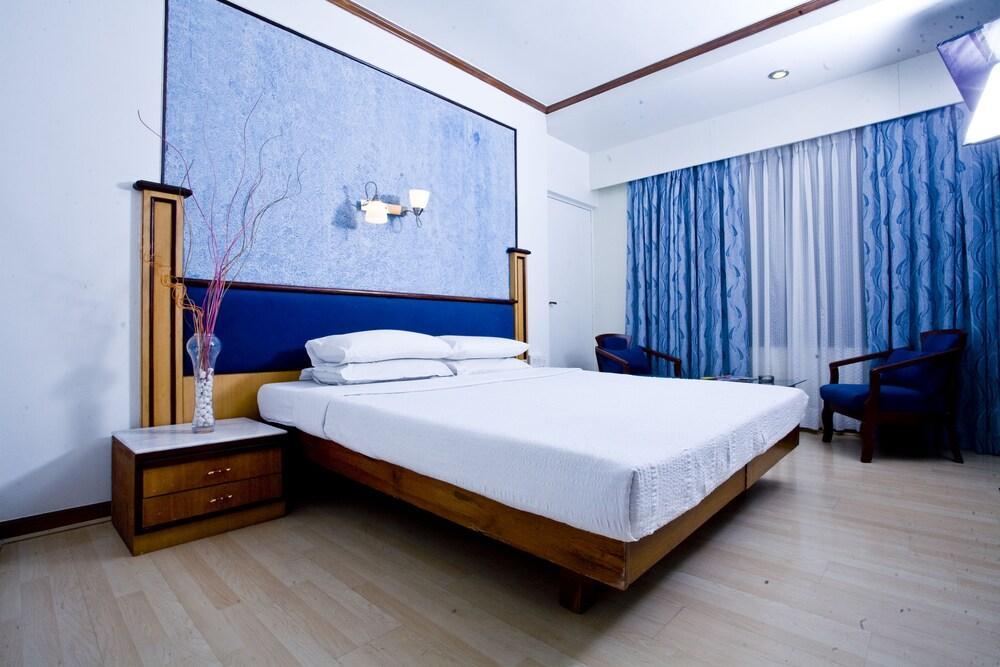 เดอะเพรสซิเดนท์โฮเต็ล Hotel ปูเน่ ภายนอก รูปภาพ